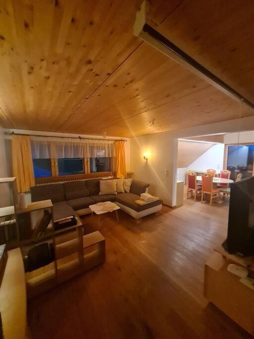 Grosszuegige Ferienwohnung Am Skigebiet Boedele Mit Rheintalblick ドルンビルン エクステリア 写真